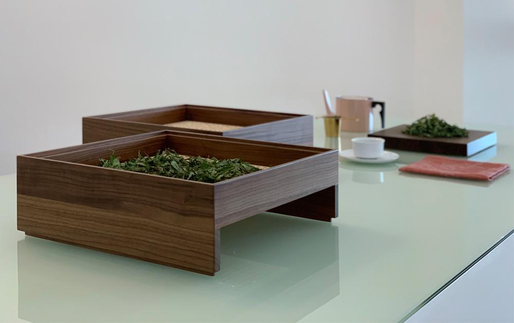 Kräuter trocknen, Gestelle zum Kräuter trocknen, Trockenrahmen, Trockengestelle, natürliches Trocknen von Blüten und Heilkräutern, Design Regal, Design Schatulle, Ordnungskisten, Holzkiste, Stapelregal, Nussbaum Regal, Rattan Regal,